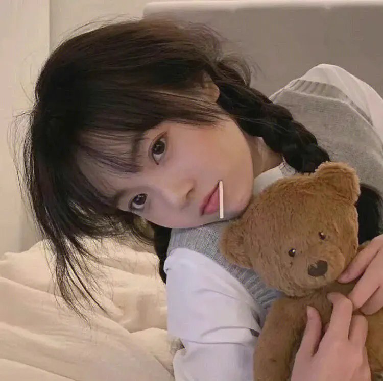 穿风信子蓝的少女